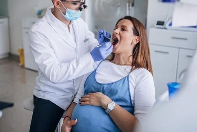 Vì sao mẹ bầu không nên chủ quan khi bị viêm nha chu?